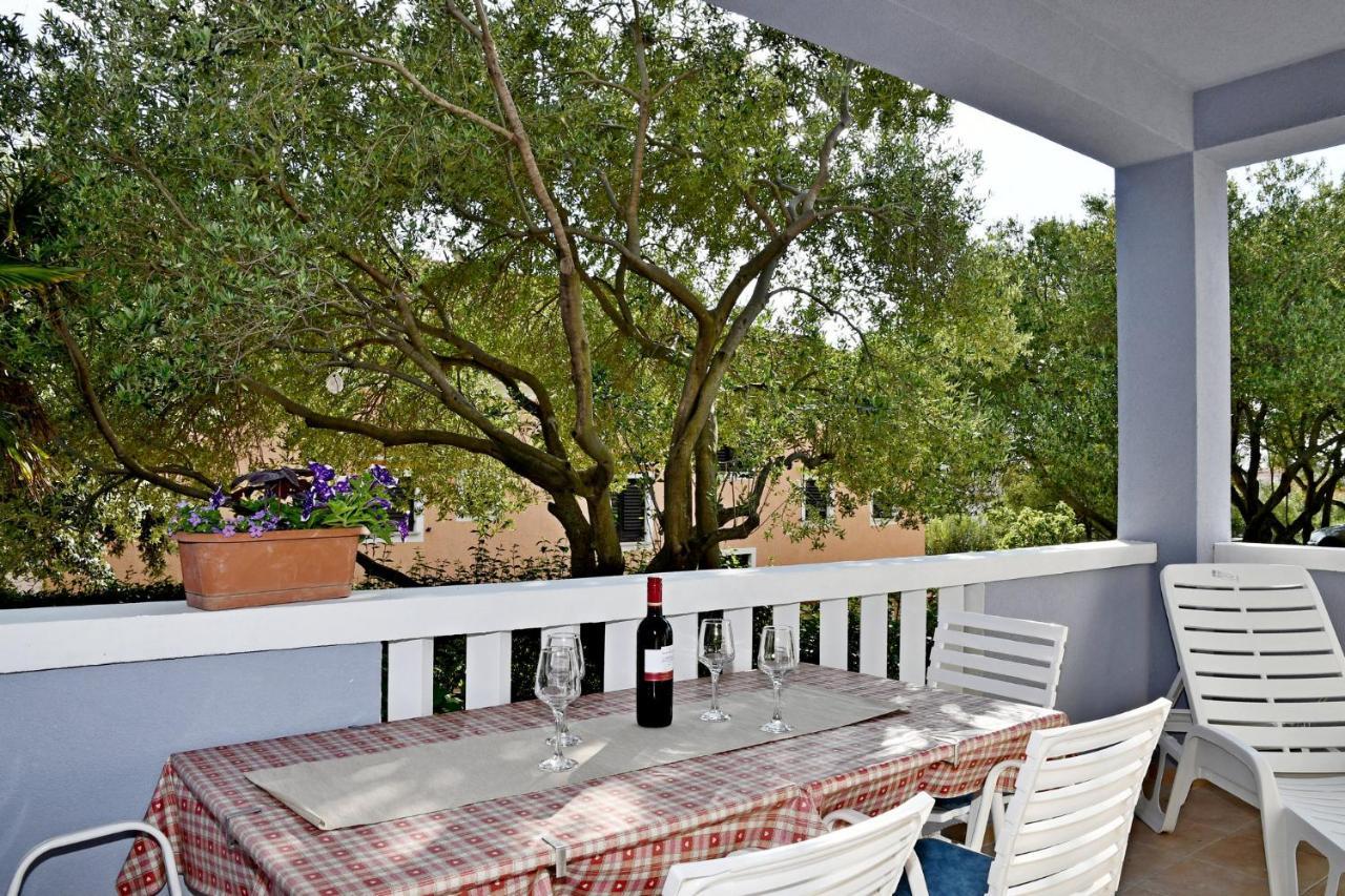 Apartmani Novotny Plavi Banjol Esterno foto