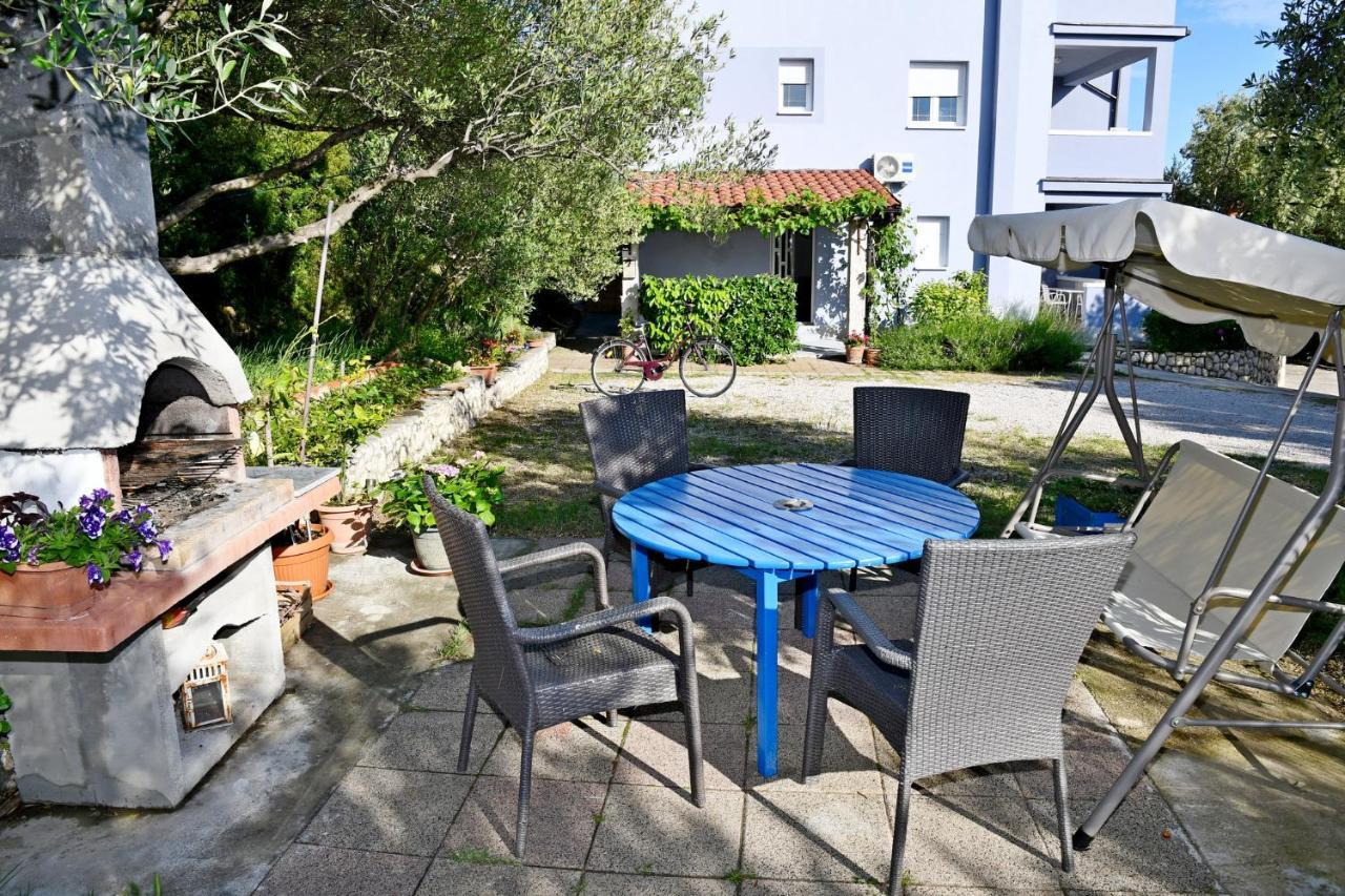 Apartmani Novotny Plavi Banjol Esterno foto