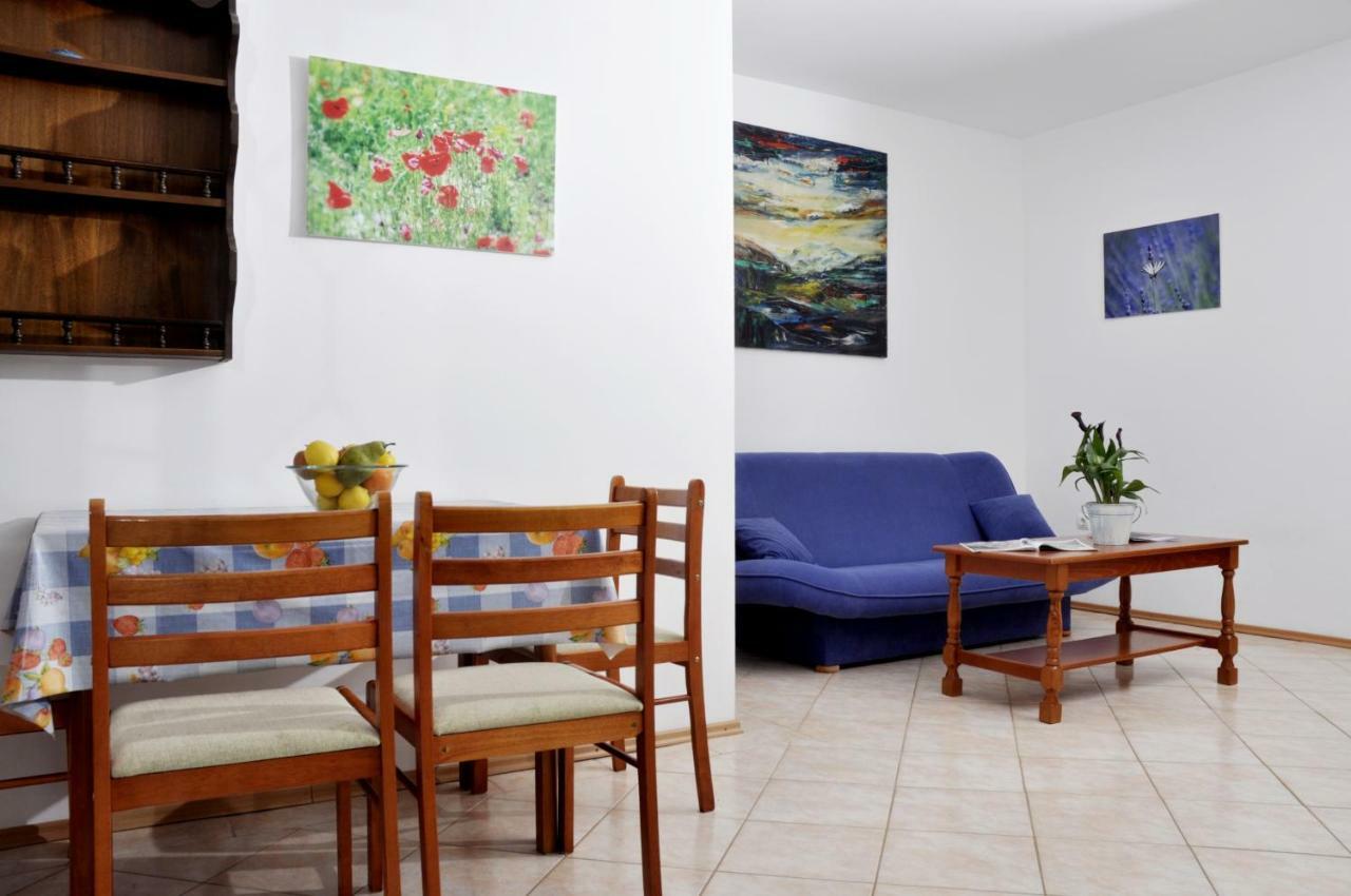 Apartmani Novotny Plavi Banjol Esterno foto
